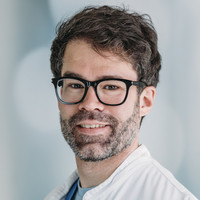 Portrait Dr. med. Matthias Seidel, Chefarzt Zentrale Notaufnahme, varisano Klinikum Frankfurt Höchst