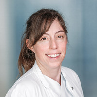 Porträt Hannah Möllinger, Oberärztin Klinik für Innere Medizin 1 (Kardiologie), varisano Klinikum Frankfurt Höchst