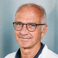 Porträt PD Dr. med. Lothar Schrod, Chefarzt Kinder- und Jugendmedizin, Klinikum Frankfurt Höchst
