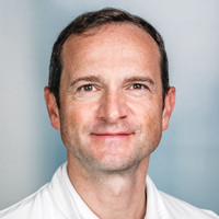 Porträt Dr. med. Christian Buhn, Oberarzt Klinik für Anästhesiologie und Intensivmedizin, varisano Klinikum Frankfurt Höchst