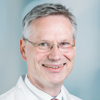 Porträt Prof. Dr. med. Markus Müller-Schimpfle, Chefarzt Klinik für Radiologie, Neuroradiologie und Nuklearmedizin, varisano Klinikum Frankfurt Höchst