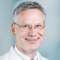 Porträt Prof. Dr. med. Markus Müller-Schimpfle, Chefarzt Klinik für Radiologie, Neuroradiologie und Nuklearmedizin, varisano Klinikum Frankfurt Höchst