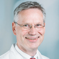 Porträt Prof. Dr. med. Markus Müller-Schimpfle, Chefarzt Klinik für Radiologie, Neuroradiologie und Nuklearmedizin, varisano Klinikum Frankfurt Höchst