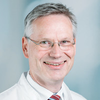 Porträt Prof. Dr. med. Markus Müller-Schimpfle, Chefarzt Klinik für Radiologie, Neuroradiologie und Nuklearmedizin, varisano Klinikum Frankfurt Höchst