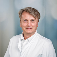 Porträt PD Dr. med. Carsten Dalchow, Chefarzt Klinik für Hals-Nasen-Ohrenheilkunde, varisano Klinikum Frankfurt Höchst