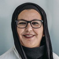 Portrait Samira Laghchioua, Oberärztin psychische Gesundheit, varisano Klinikum Frankfurt Höchst