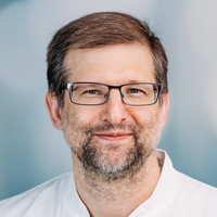 Porträtbild Dr. med. Manuel Pagitz, leitender Oberarzt Onkologie, varisano Klinikum Frankfurt Höchst