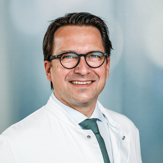 Porträt Prof. Dr. med. Ulrich Hink, Chefarzt Klinik für Innere Medizin 1 (Kardiologie), Klinikum Frankfurt Höchst