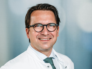 Porträt Prof. Dr. med. Ulrich Hink, Chefarzt Klinik für Innere Medizin 1 (Kardiologie), varisano Klinikum Frankfurt Höchst