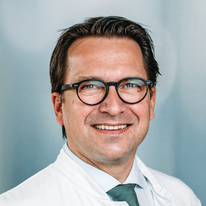 Porträt Prof. Dr. med. Ulrich Hink, Chefarzt Klinik für Innere Medizin 1 (Kardiologie), varisano Klinikum Frankfurt Höchst