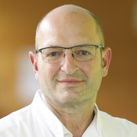 Porträt Dr. med. Moritz Daser, Leitender Oberarzt Chirurgie, varisano Krankenhaus Bad Soden