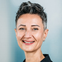 Porträt Violeta Bijelic, Lob- und Beschwerdemanagement, varisano Klinikum Frankfurt Höchst