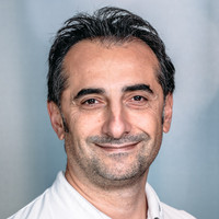 Porträt Hüseyin Aksoy, Oberarzt der Chirurgie, Klinikum Frankfurt Höchst