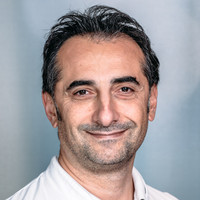 Porträt Hüseyin Aksoy, Oberarzt der Chirurgie, Klinikum Frankfurt Höchst