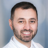 Mehran Boroumand, Oberarzt der Klinik für Neurochirurgie, varisano Klinikum Frankfurt Höchst