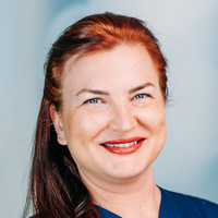 Porträtbild Victoria Morozova, Stationsleitung Orthopädie, Unfallchirurgie, varisano Klinikum Frankfurt Höchst