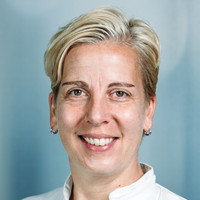 Porträt Dr. med. Kerstin Amadori, Chefärztin (Kollegialsystem) Altersmedizin, varisano Klinikum Frankfurt Höchst