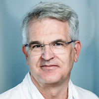 Porträt Dr. med. Oliver Colhoun, Chefarzt (im Kollegialsystem) Institut für Laboratoriumsmedizin, varisano Klinikum Frankfurt Höchst