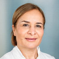 Porträt Dr. med. Swita Nasim, Oberärztin Chirurgie, Klinikum Frankfurt Höchst