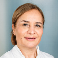 Porträt Dr. med. Swita Nasim, Oberärztin Klinik für Allgemein-, Viszeral-, Gefäß- und Thoraxchirurgie, varisano Klinikum Frankfurt Höchst