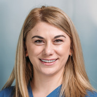 Porträt Lia Kokashvili, Teamleitung Intensivstation, varisano Klinikum Frankfurt Höchst