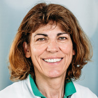 Porträt Dr. med. Bettine Overbeck, Oberärztin Klinik für Radiologie, Neuroradiologie und Nuklearmedizin, varisano Klinikum Frankfurt Höchst