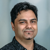 Porträt Hafiz Noor, Stationsleitung D43 Klinik für psychische Gesundheit, varisano Klinikum Frankfurt Höchst