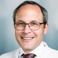 Porträt Prof. Dr. med. Hendrik Manner, Chefarzt Innere Medizin 2 (Gastroenterologie und interventionelle Endoskopie), Klinikum Frankfurt Höchst