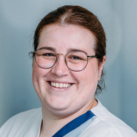 Porträt Maja Stojanovic, Stationsleitung A43, varisano Klinikum Frankfurt Höchst