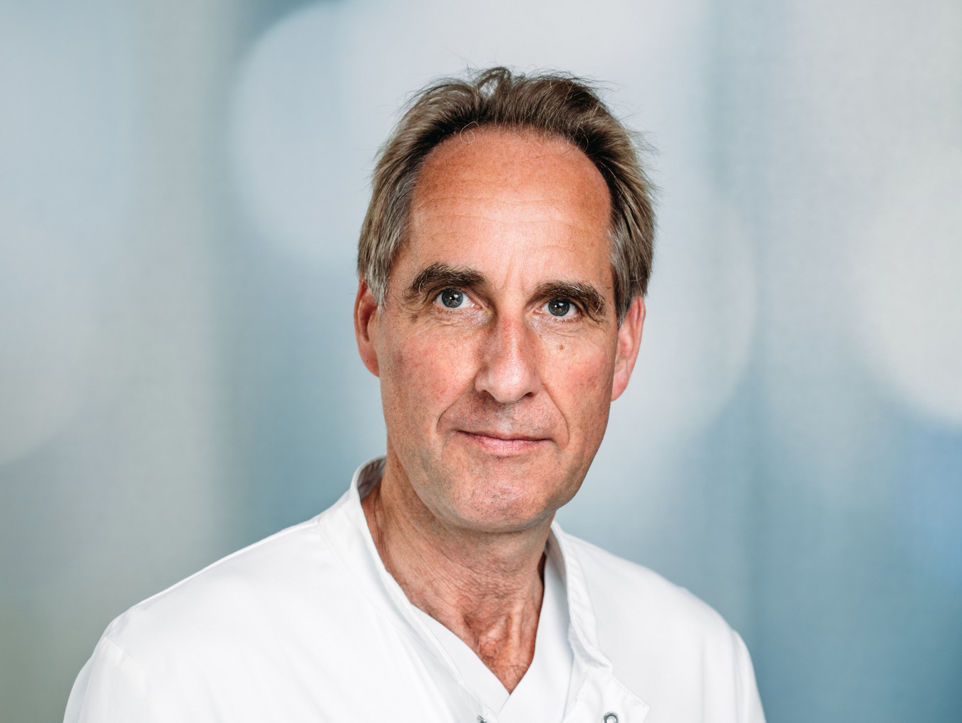 Porträt Prof. Dr. med. Thorsten Steiner, Chefarzt Klinik für Neurologie, varisano Klinikum Frankfurt Höchst