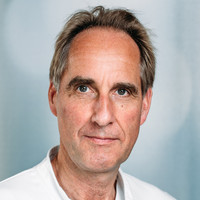 Porträt Prof. Dr. med. Thorsten Steiner, Chefarzt Klinik für Neurologie, varisano Klinikum Frankfurt Höchst