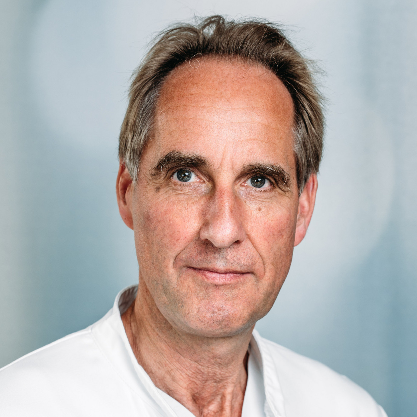 Porträt Prof. Dr. med. Thorsten Steiner, Chefarzt Neurologie, Klinikum Frankfurt Höchst