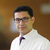 Porträt Dr. med. Amr Ahmed, Chefarzt Urologie, Kliniken Frankfurt-Main-Taunus