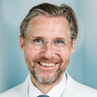 Porträt Prof. Dr. med. Matthias Schwarzbach, Chefarzt Klinik für Allgemein-, Viszeral-, Gefäß- und Thoraxchirurgie, varisano Klinikum Frankfurt Höchst