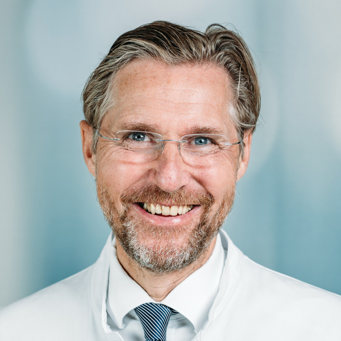Porträt Prof. Dr. med. Matthias Schwarzbach, Chefarzt Klinik für Allgemein-, Viszeral-, Gefäß- und Thoraxchirurgie, varisano Klinikum Frankfurt Höchst