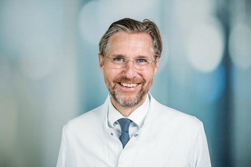 Porträt Prof. Dr. med. Matthias Schwarzbach, Chefarzt Klinik für Allgemein-, Viszeral-, Gefäß- und Thoraxchirurgie, varisano Klinikum Frankfurt Höchst