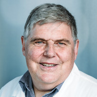Porträt Prof. Dr. med. Hans-Günther Derigs, Chefarzt Innere Medizin 3 (Onkologie), Klinikum Frankfurt Höchst