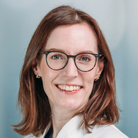 Porträt Sina Dreher, Oberärztin Anästhesiologie und Intensivmedizin, varisano Klinikum Frankfurt Höchst