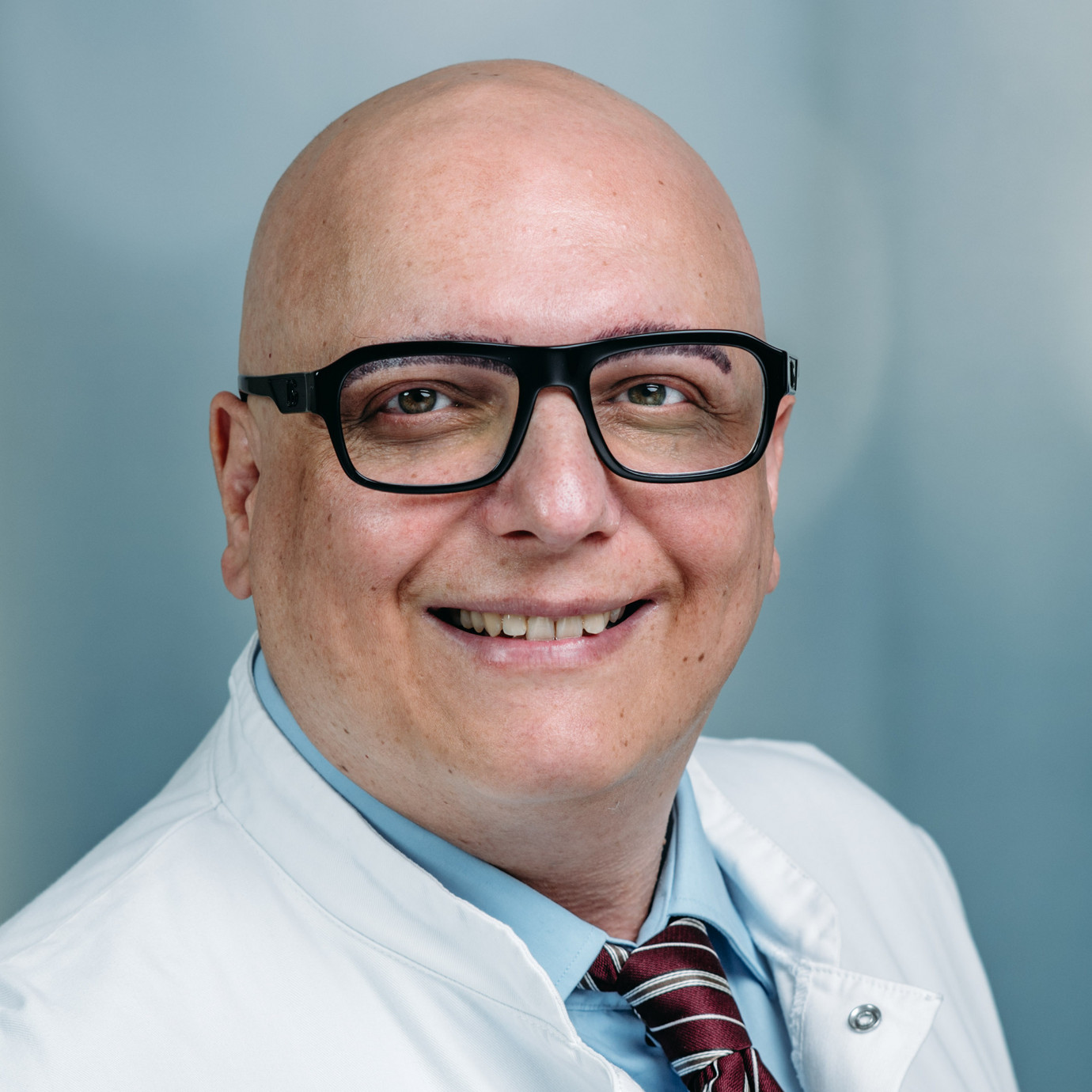 Porträt Dr. med. Gerasimos Varelis, Chefarzt varisano LungenZentrum, varisano Kliniken Frankfurt-Main-Taunus