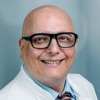 Porträt Dr. med. Gerasimos Varelis, Chefarzt varisano LungenZentrum, varisano Kliniken Frankfurt-Main-Taunus